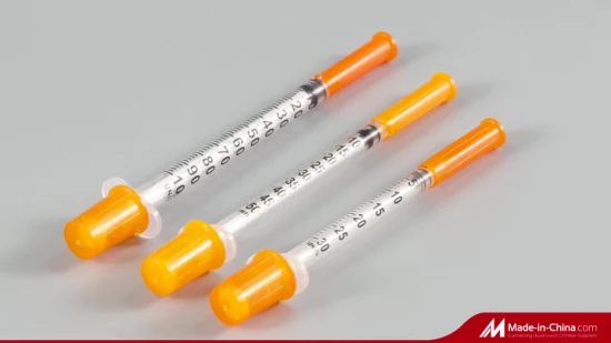 Siringa per insulina medica monouso sterile con ago ultra sottile fisso U